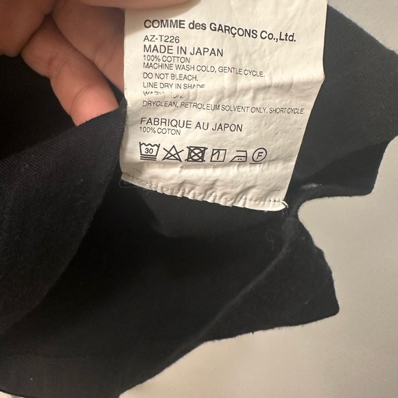 Comme de garçon play shirt ! Size Medium. 100% Authetic - Picture 2 of 3